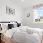 Deluxe Clapham 2 Bed 2 Bath Apartment, 10 Mins From Oxford Circus