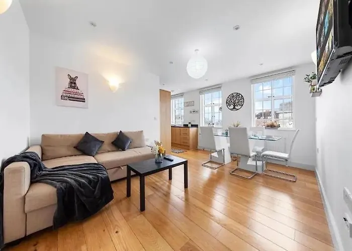 Deluxe Clapham 2 Bed 2 Bath Apartment, 10 Mins From Oxford Circus