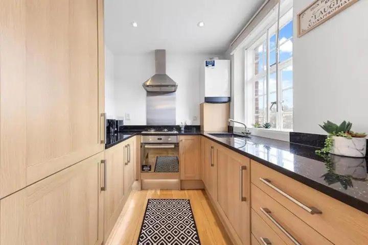 Apartment Deluxe Clapham 2 Bed 2 Bath Apartment, 10 Mins From Oxford Circus